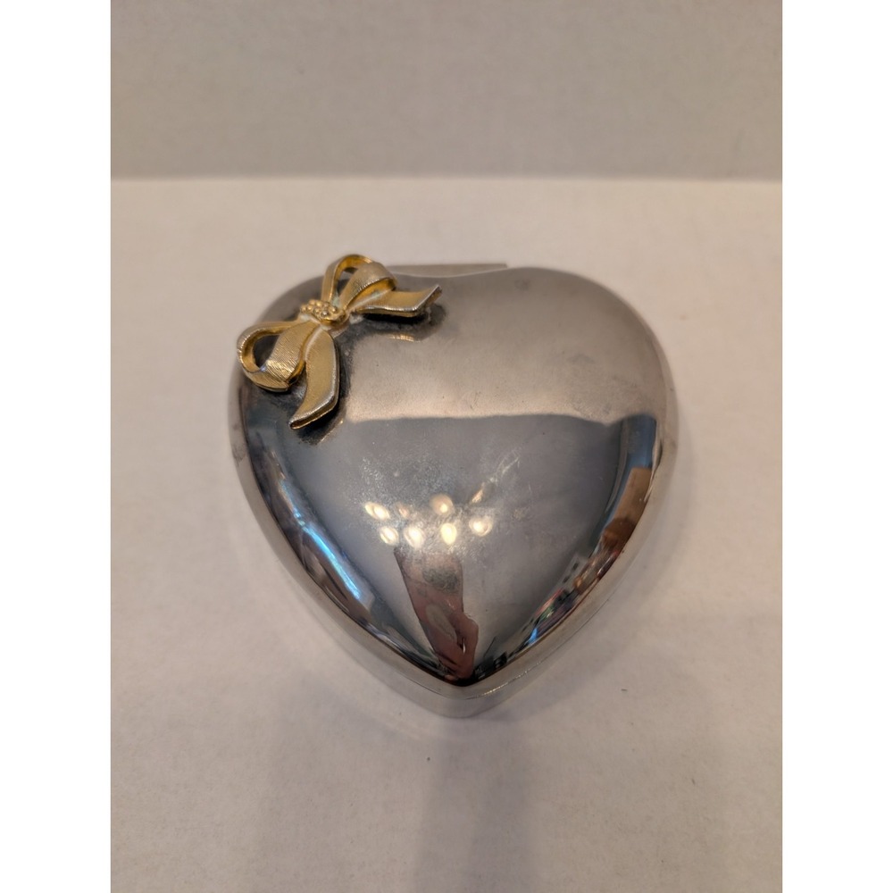 International Silver Company Red Velvet Lined Heart Shaped Jewelry Trinket Box